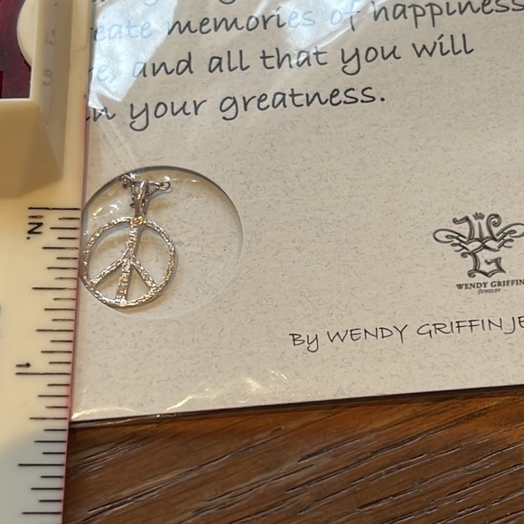 NWT Sterling Silver Peace Sign Necklace - Picture 2 of 3